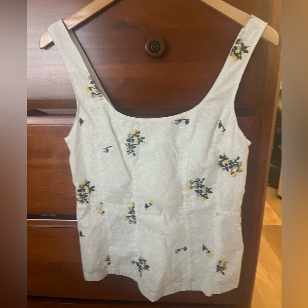 Anthropologie tank top size 6, white with flowers, lace up back detail